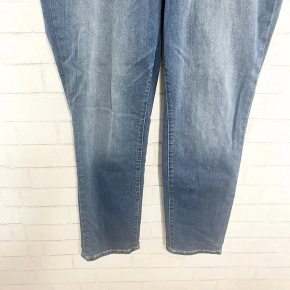 Torrid Medium Wash Boyfriend Straight Jeans Women's Plus Size 14 Regular - Picture 4 of 8